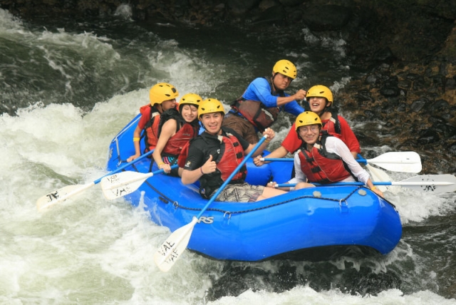 rafting en el rio